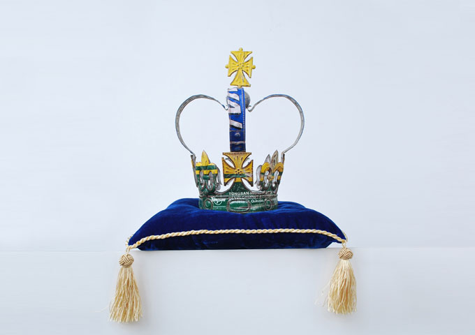 Alfredo and Isabel AQUILIZAN 'Crown #5' 2013 | handcrafted metal (used tin cans), pillow | Courtesy of the artists and The Drawing Room, Singapore