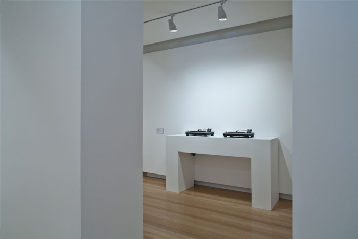 Installation view of 'Foundation's edge: artists and technology' | Photo: Richard Stringer